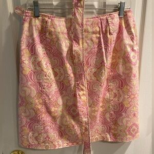 Evelyn skirt, size 6.  Cotton with belt.  Pleat in back.  Perfect for spring.​